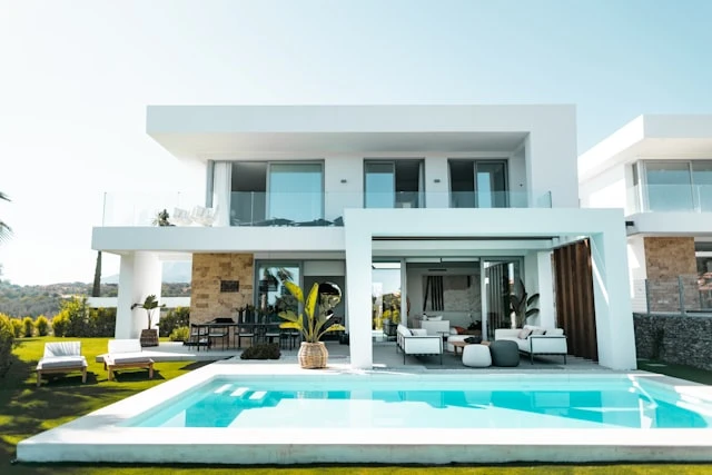 Luxury 4-bedroom villa in Colombo 07 with private garden